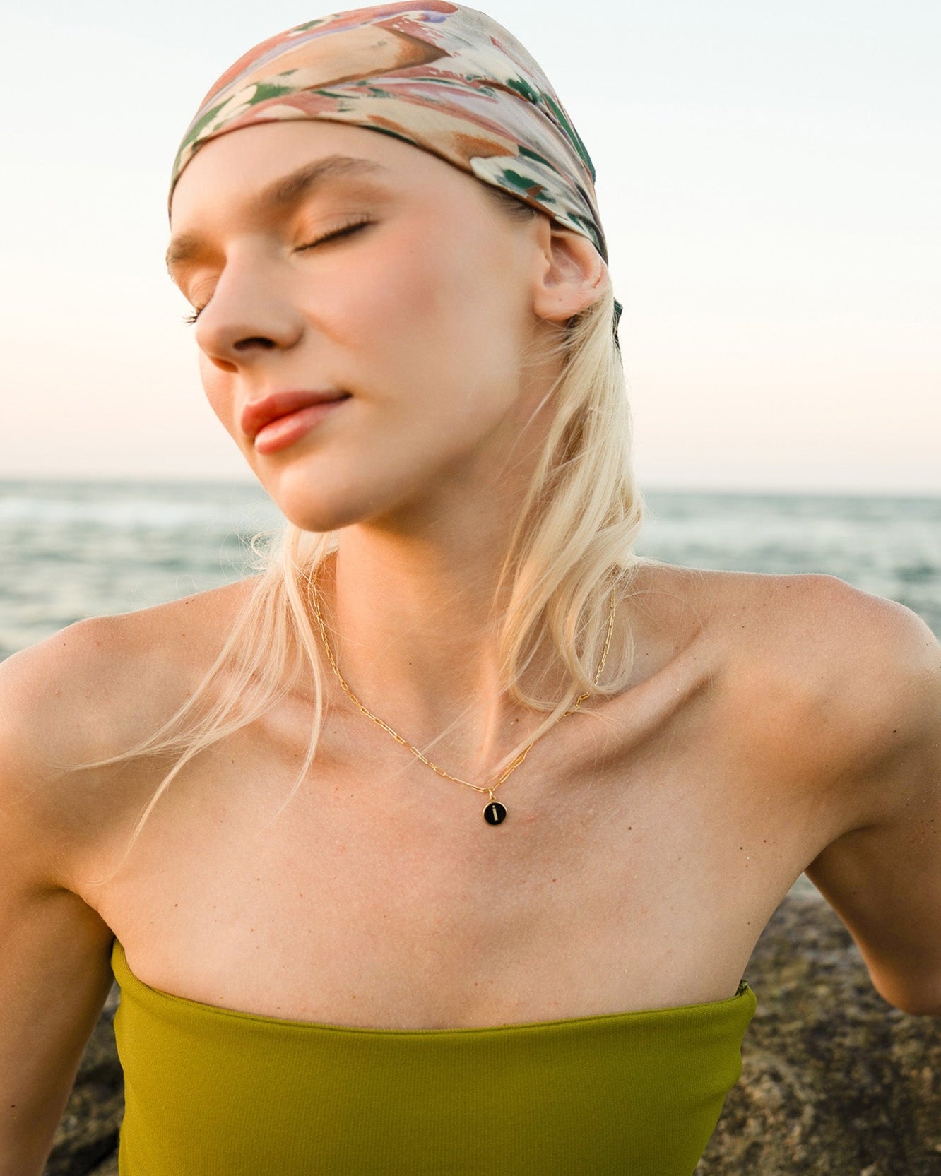 I HARFİ SİYAH GÜMÜŞ KOLYE