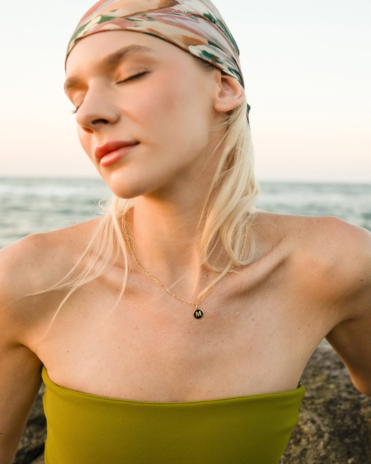 M HARFİ SİYAH GÜMÜŞ KOLYE