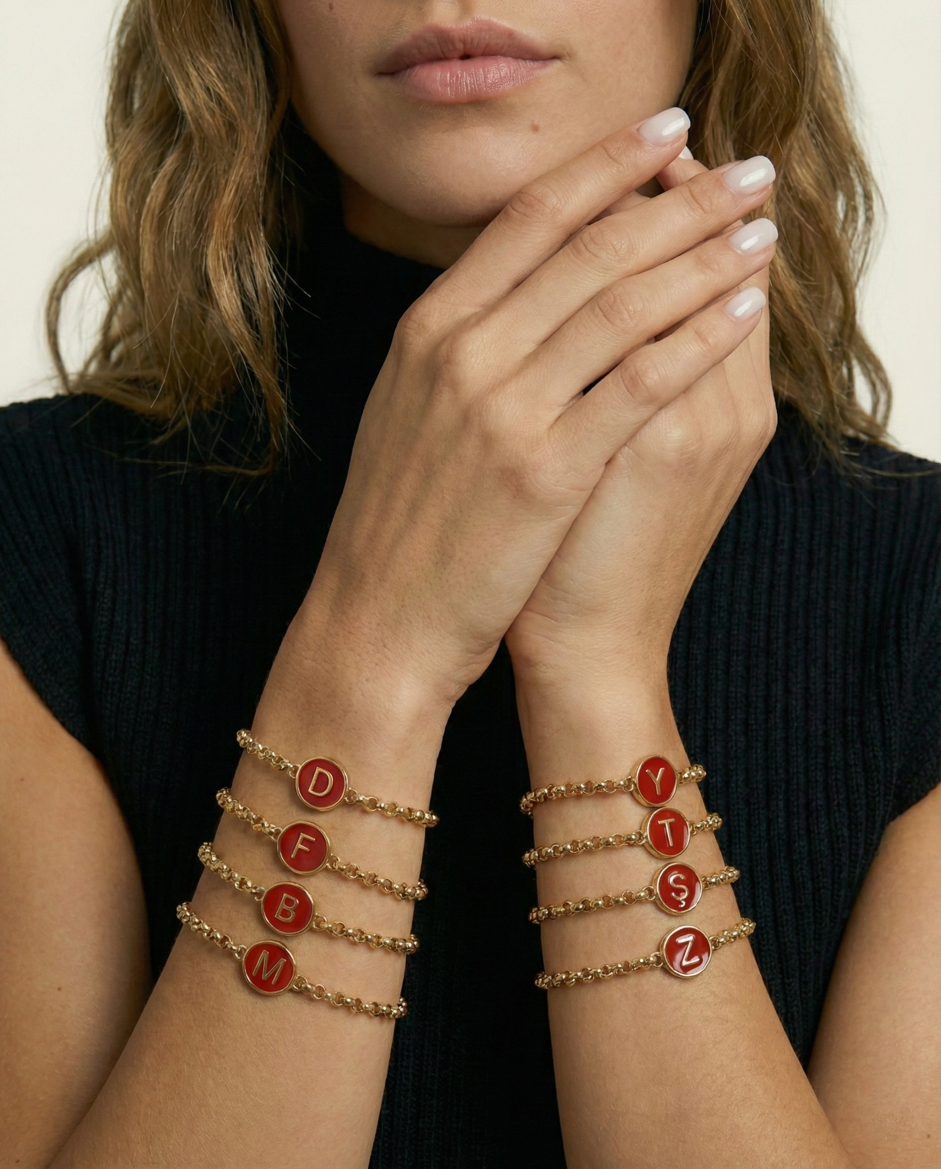 KIRMIZI HARF BİLEKLİK