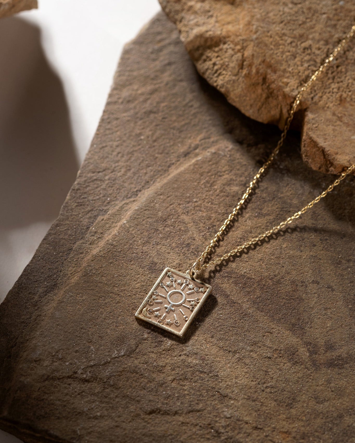 VENÜS GÜMÜŞ KOLYE