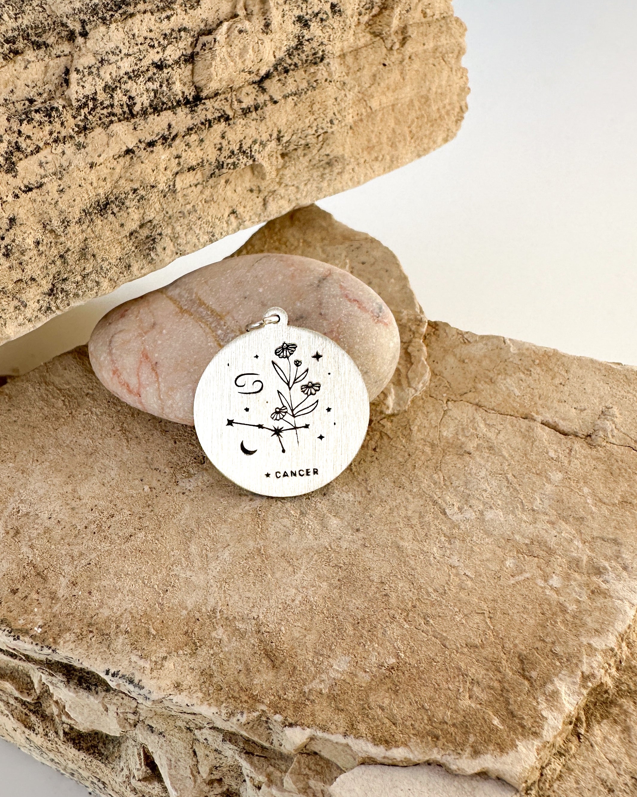 BURÇ SEMBOLÜ KOLYE