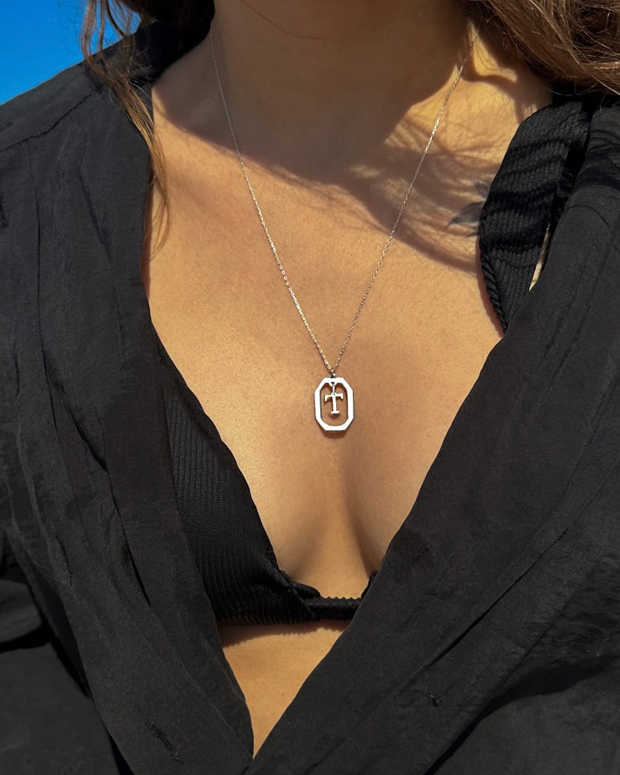 LETTER GÜMÜŞ KOLYE