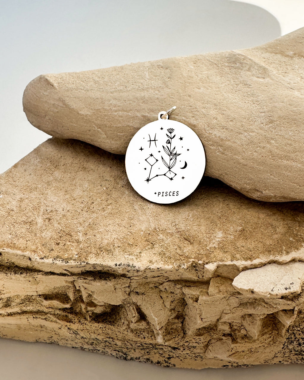 BURÇ SEMBOLÜ KOLYE