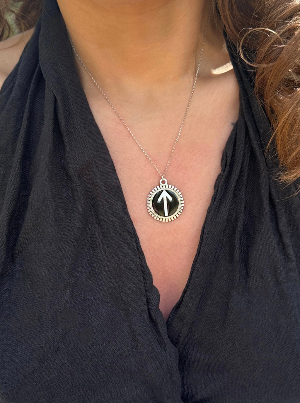 TİWAZ RUNE GÜÇ VE CESARET SEMBOLÜ GÜMÜŞ KOLYE