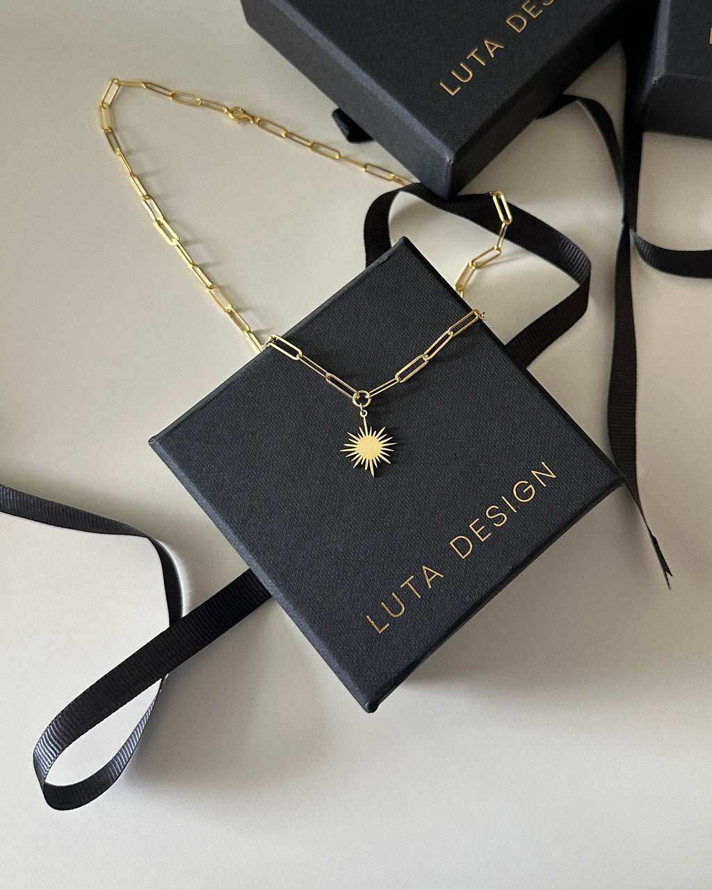 GÜNEŞ GÜMÜŞ KOLYE