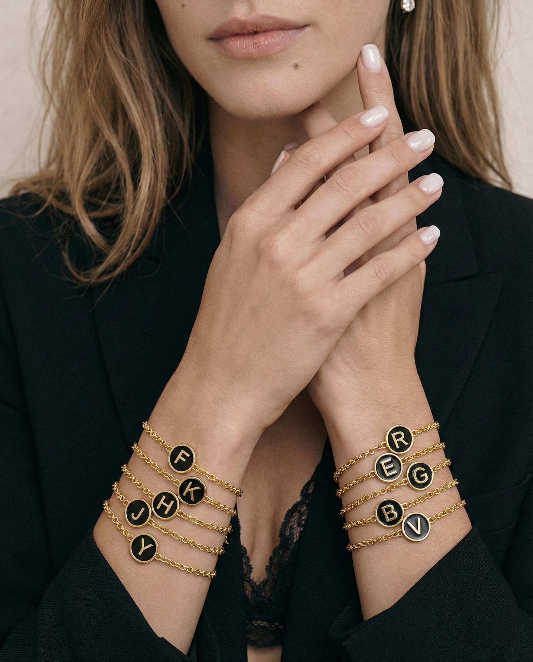 SİYAH HARF BİLEKLİK