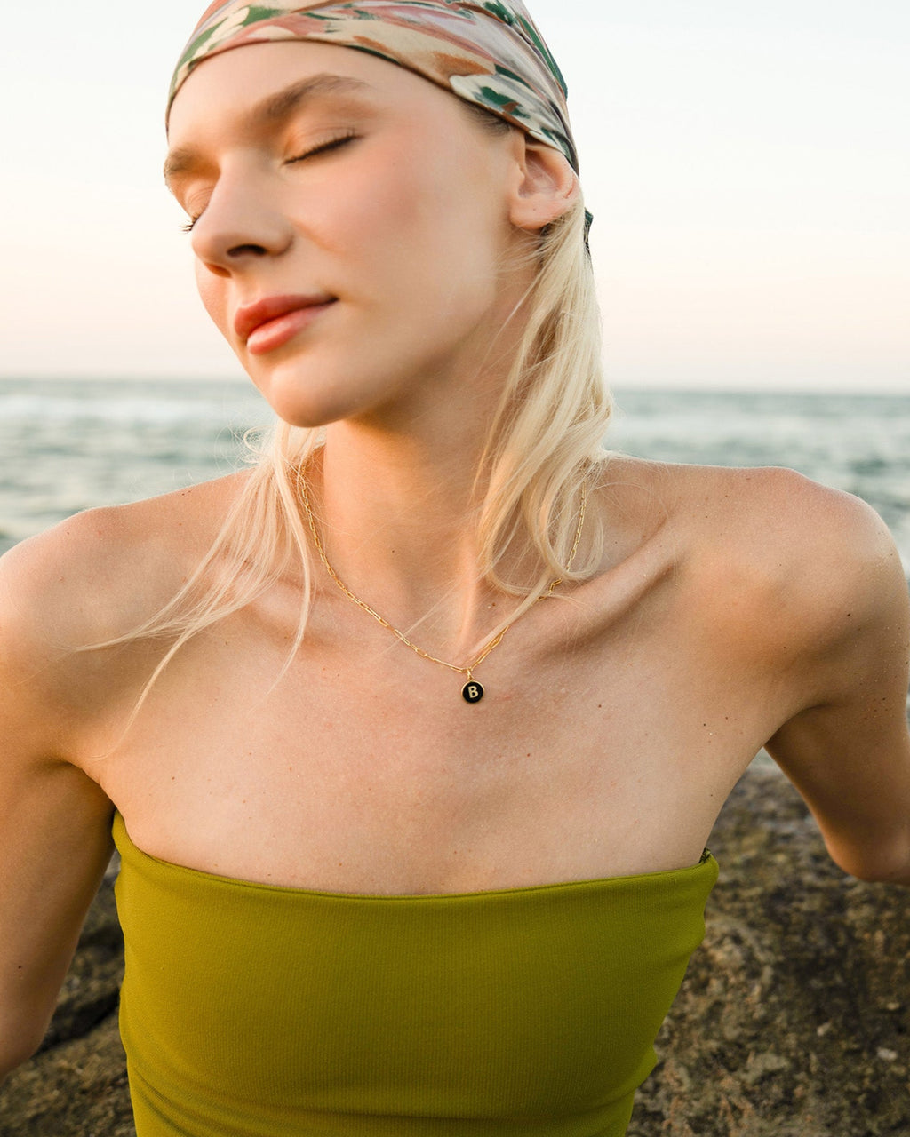 B HARFİ SİYAH GÜMÜŞ KOLYE