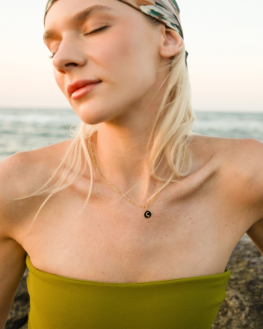 D HARFİ SİYAH GÜMÜŞ KOLYE