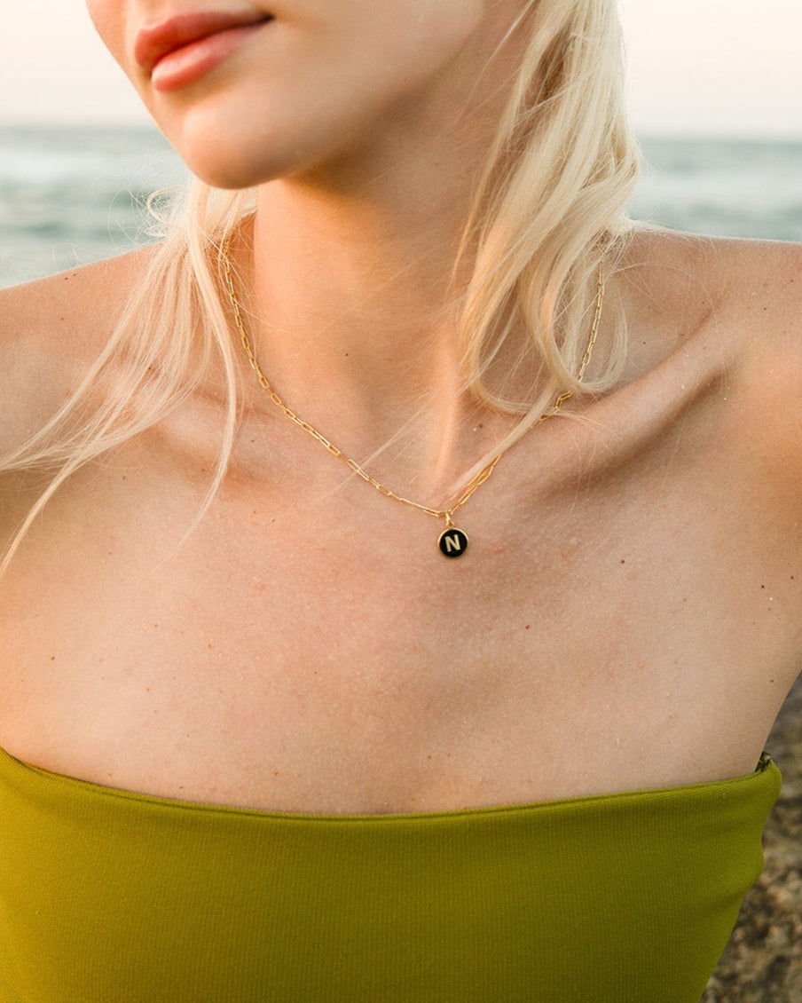 N HARFİ SİYAH GÜMÜŞ KOLYE