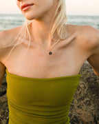 V HARFİ SİYAH GÜMÜŞ KOLYE