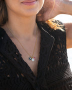 KIRMIZI HARF GÜMÜŞ KOLYE